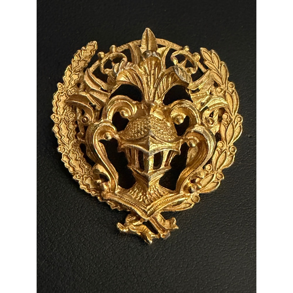 Vintage Florenza Brooch Heraldic Crest Knight Gold Tone READ